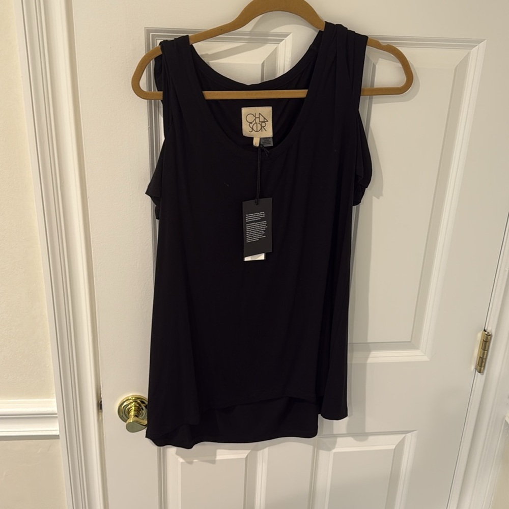 Chaser Top / tee L NWT black L with open shoulder host pick - Picture 13 of 13